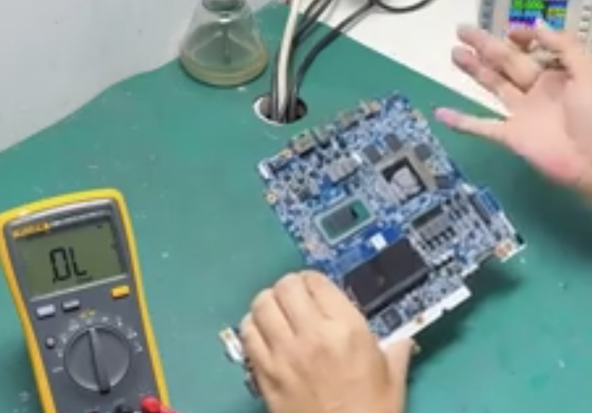 華碩YX560U開不了機(jī)黑屏維修案例 華碩筆記本黑屏維修 技術(shù)資訊 第1張